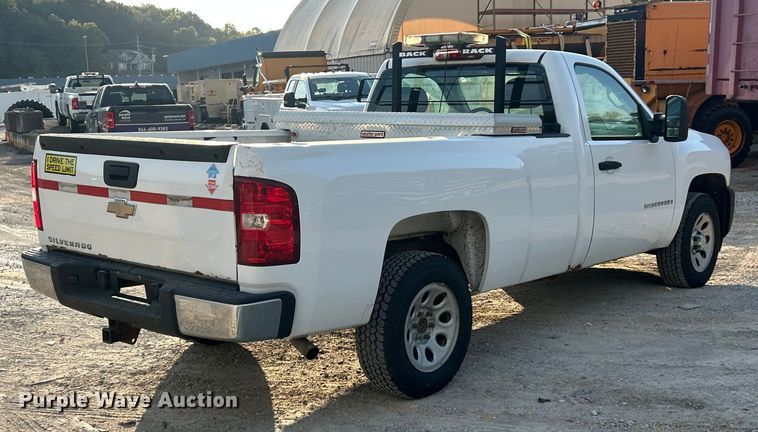 image for item ET3288 2008 Chevrolet Silverado 1500 pickup truck