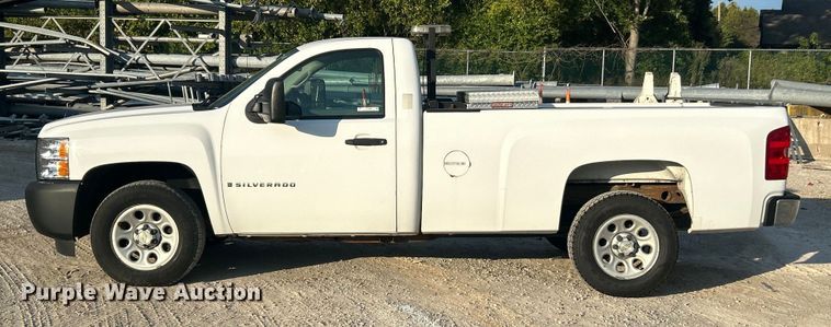 image for item ET3288 2008 Chevrolet Silverado 1500 pickup truck