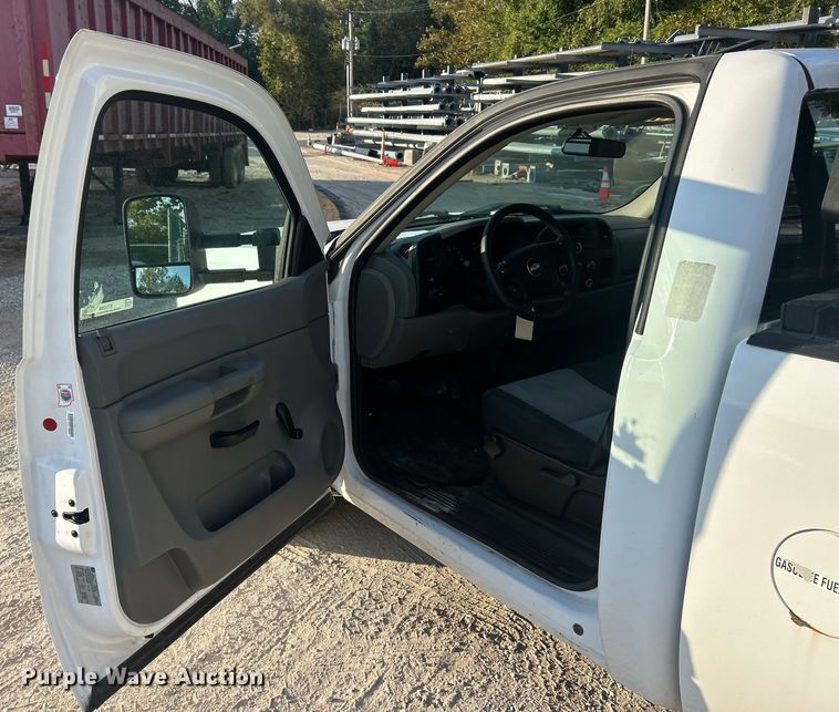image for item ET3288 2008 Chevrolet Silverado 1500 pickup truck