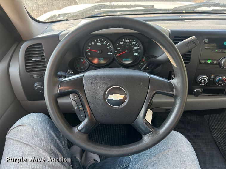 image for item ET3288 2008 Chevrolet Silverado 1500 pickup truck