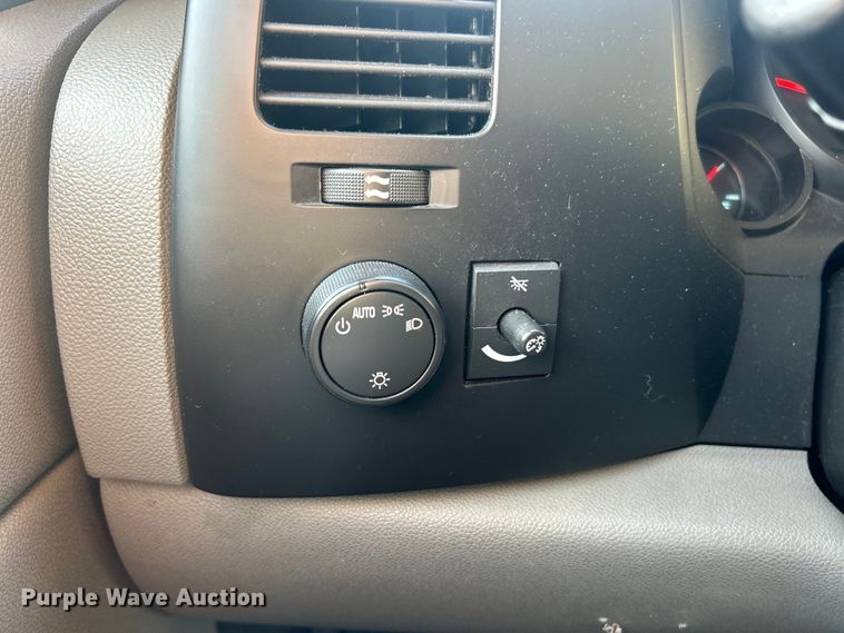 image for item ET3288 2008 Chevrolet Silverado 1500 pickup truck