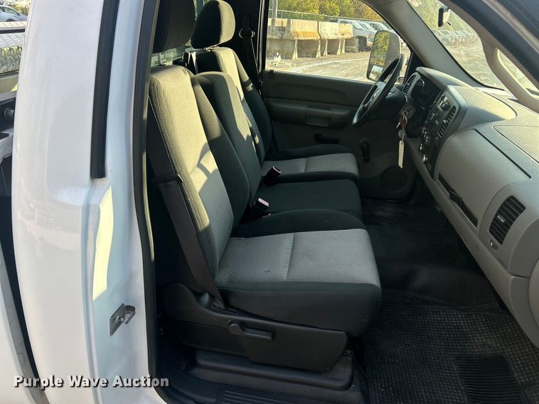 image for item ET3288 2008 Chevrolet Silverado 1500 pickup truck