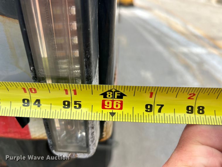 image for item ET3289 2005 International 7400 flatbed truck