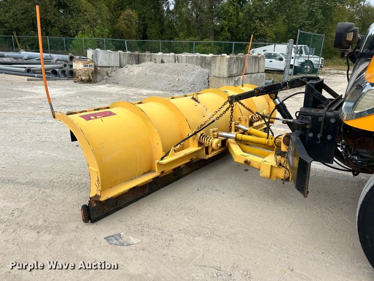 image for item ET3289 2005 International 7400 flatbed truck