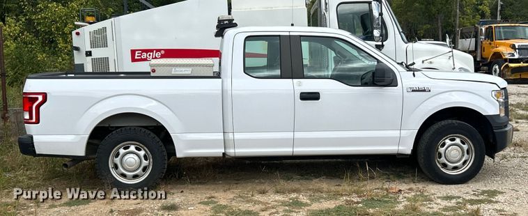 image for item ET3290 2015 Ford F150 XL SuperCab pickup truck