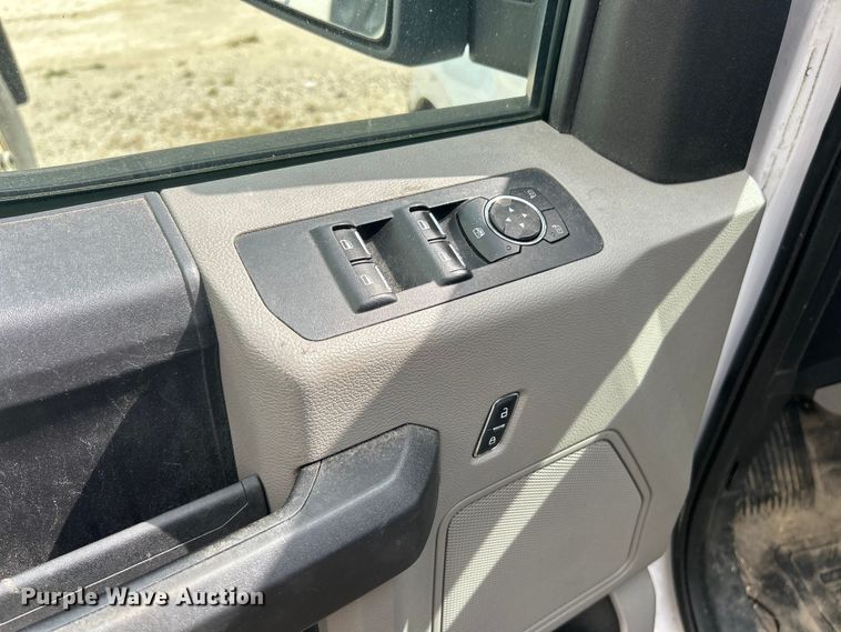 image for item ET3290 2015 Ford F150 XL SuperCab pickup truck