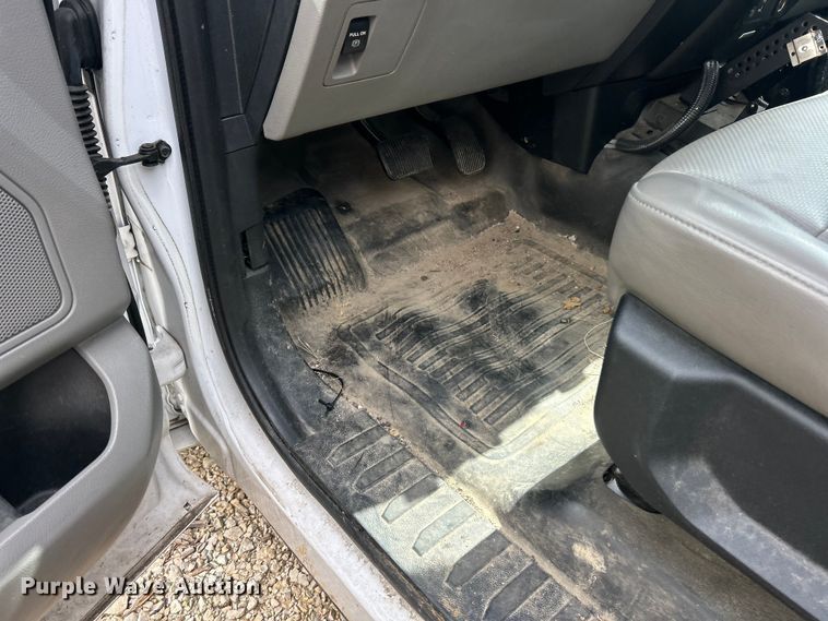 image for item ET3290 2015 Ford F150 XL SuperCab pickup truck