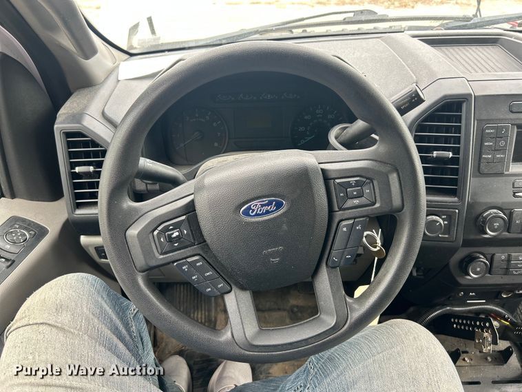 image for item ET3290 2015 Ford F150 XL SuperCab pickup truck