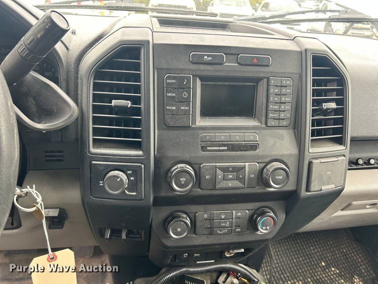 image for item ET3290 2015 Ford F150 XL SuperCab pickup truck