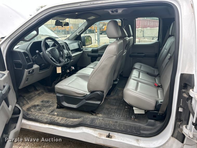 image for item ET3290 2015 Ford F150 XL SuperCab pickup truck