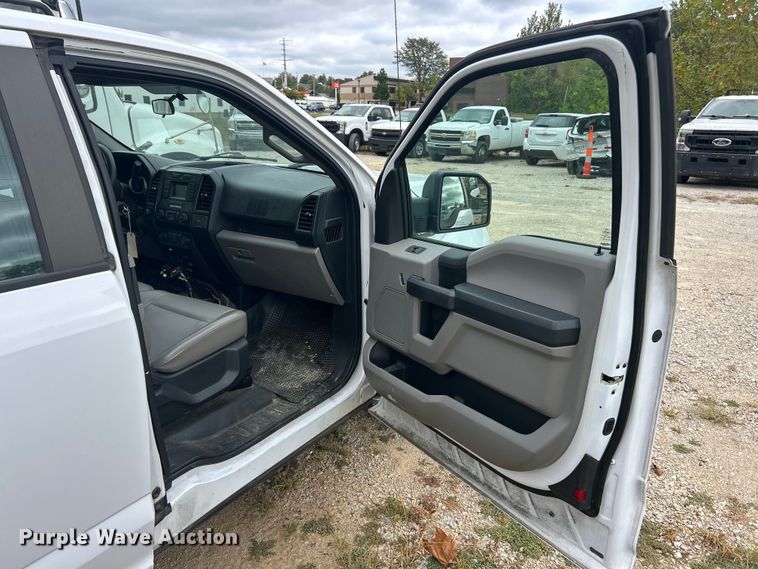 image for item ET3290 2015 Ford F150 XL SuperCab pickup truck