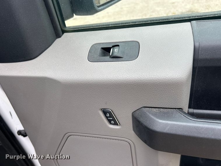 image for item ET3290 2015 Ford F150 XL SuperCab pickup truck