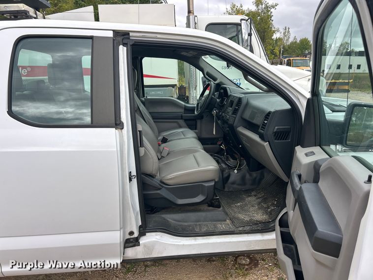 image for item ET3290 2015 Ford F150 XL SuperCab pickup truck