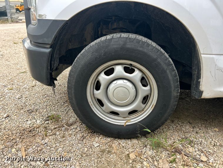 image for item ET3290 2015 Ford F150 XL SuperCab pickup truck