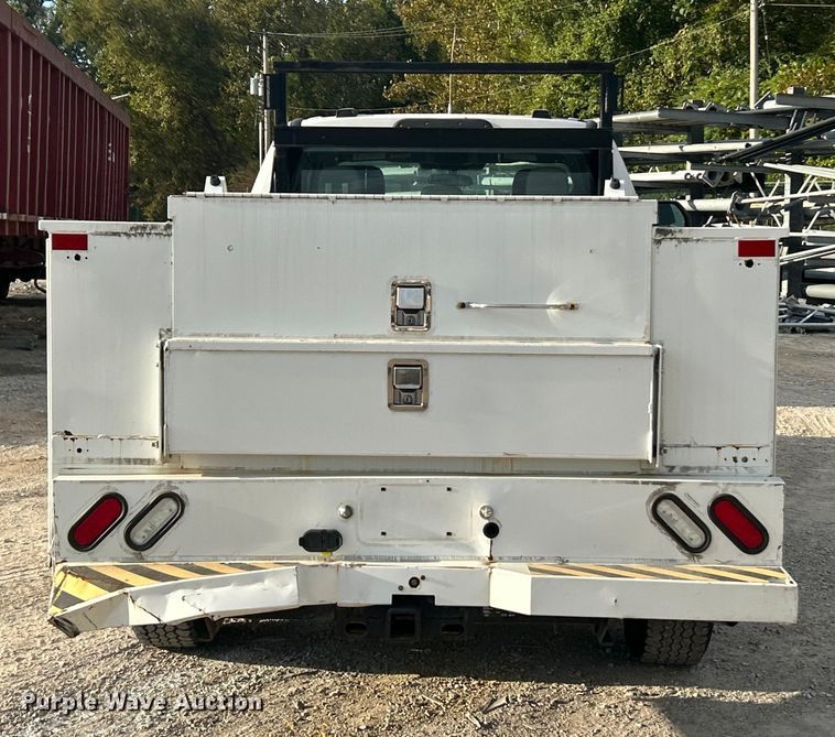 image for item ET3291 2020 Ford F350 Super Duty SuperCab utility bed pickup truck