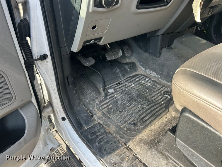 image for item ET3291 2020 Ford F350 Super Duty SuperCab utility bed pickup truck