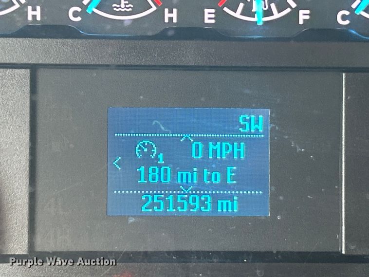 image for item ET3291 2020 Ford F350 Super Duty SuperCab utility bed pickup truck