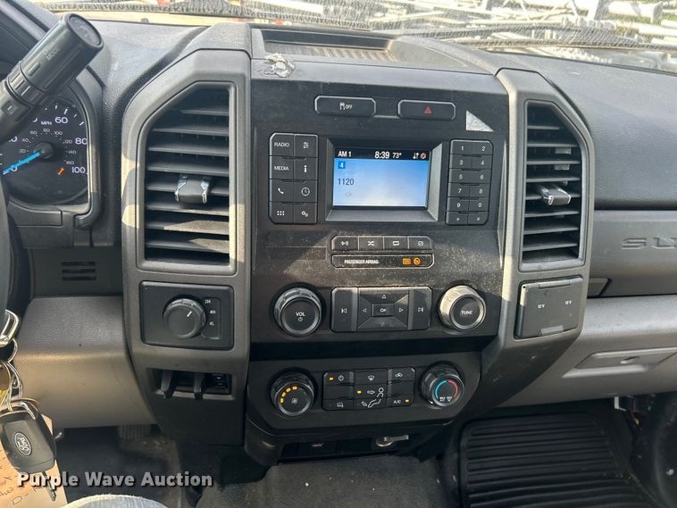 image for item ET3291 2020 Ford F350 Super Duty SuperCab utility bed pickup truck