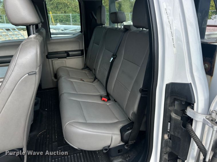 image for item ET3291 2020 Ford F350 Super Duty SuperCab utility bed pickup truck