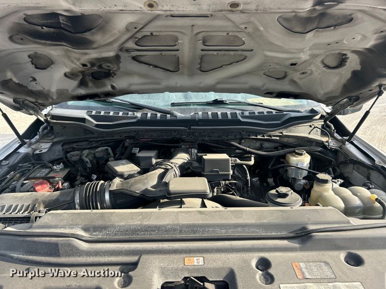 image for item ET3291 2020 Ford F350 Super Duty SuperCab utility bed pickup truck