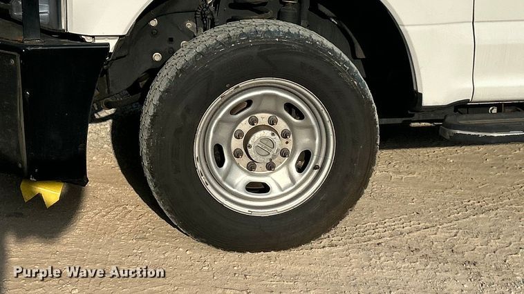 image for item ET3291 2020 Ford F350 Super Duty SuperCab utility bed pickup truck