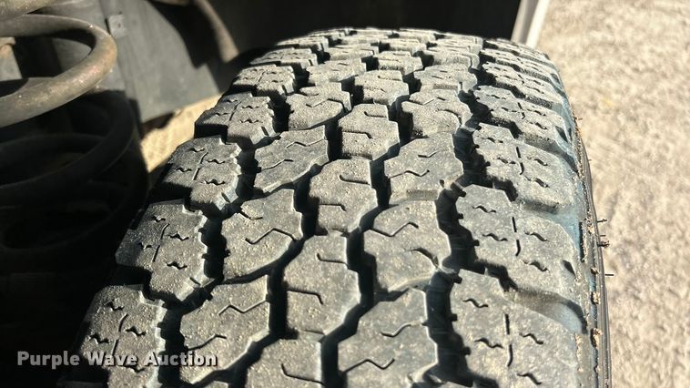 image for item ET3291 2020 Ford F350 Super Duty SuperCab utility bed pickup truck