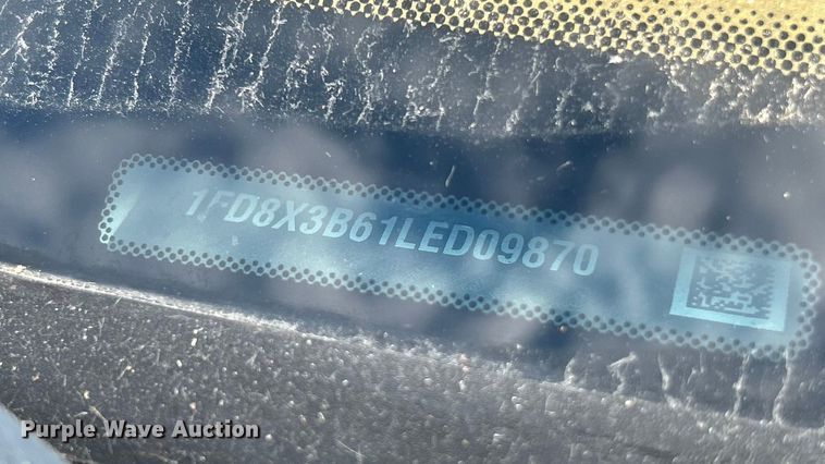 image for item ET3291 2020 Ford F350 Super Duty SuperCab utility bed pickup truck