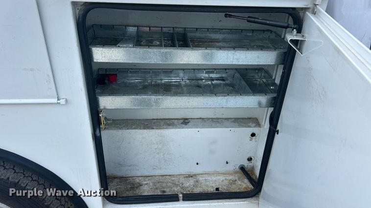 image for item ET3292 2020 Ford F350 Super Duty SuperCab utility bed pickup truck