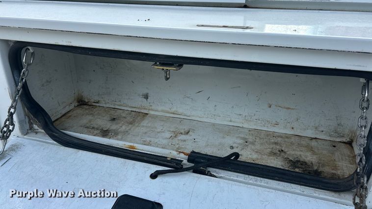 image for item ET3292 2020 Ford F350 Super Duty SuperCab utility bed pickup truck