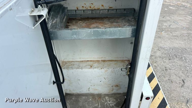 image for item ET3292 2020 Ford F350 Super Duty SuperCab utility bed pickup truck