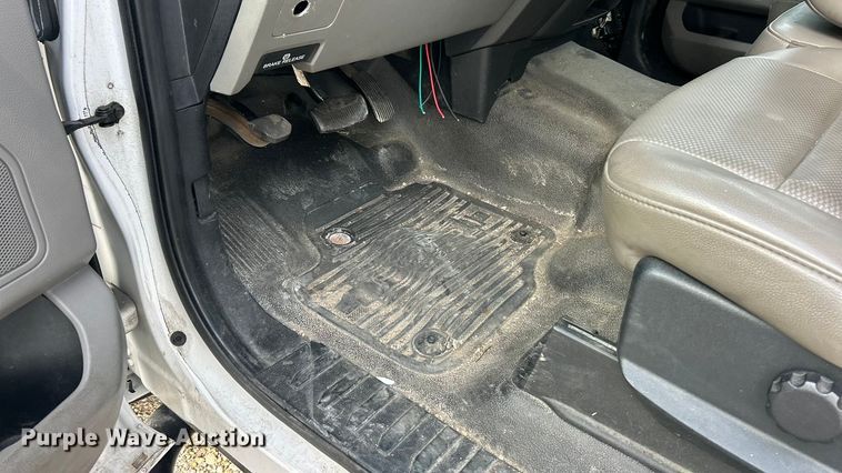 image for item ET3292 2020 Ford F350 Super Duty SuperCab utility bed pickup truck