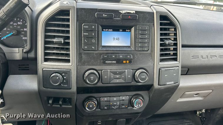 image for item ET3292 2020 Ford F350 Super Duty SuperCab utility bed pickup truck