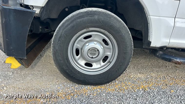 image for item ET3292 2020 Ford F350 Super Duty SuperCab utility bed pickup truck