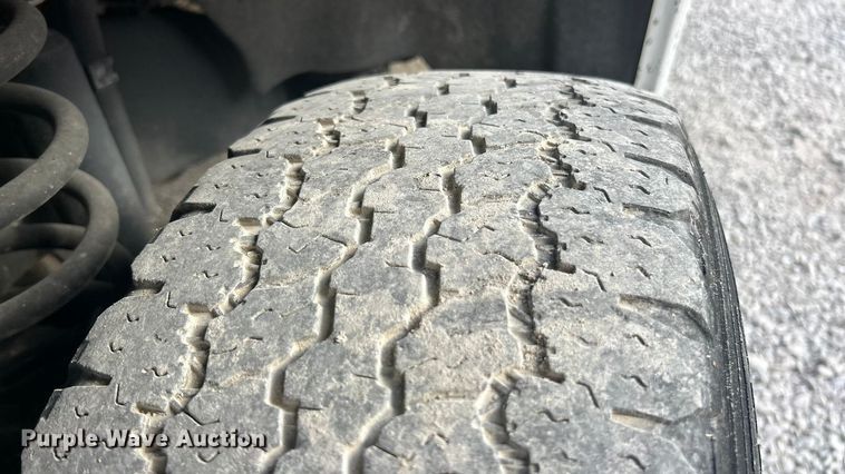 image for item ET3292 2020 Ford F350 Super Duty SuperCab utility bed pickup truck