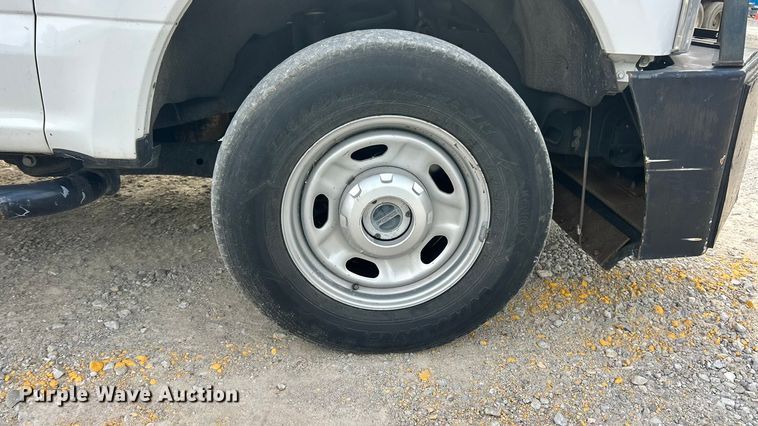 image for item ET3292 2020 Ford F350 Super Duty SuperCab utility bed pickup truck