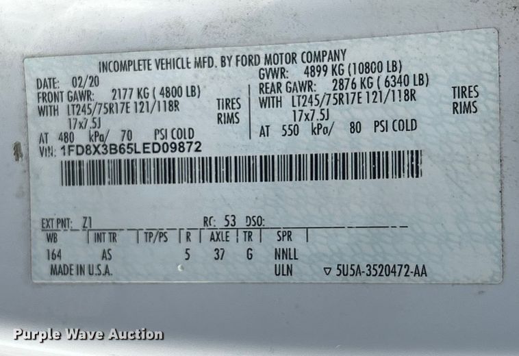 image for item ET3292 2020 Ford F350 Super Duty SuperCab utility bed pickup truck