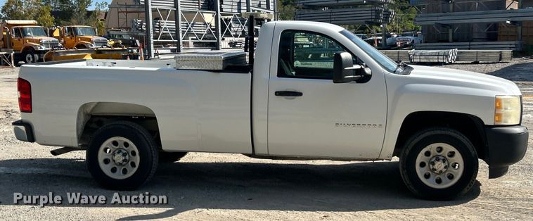 image for item ET3293 2008 Chevrolet Silverado 1500 pickup truck