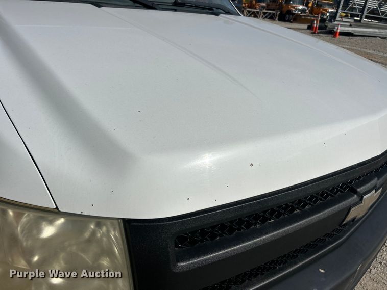 image for item ET3293 2008 Chevrolet Silverado 1500 pickup truck