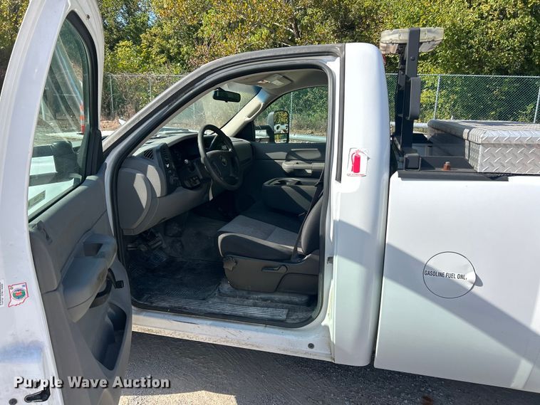 image for item ET3293 2008 Chevrolet Silverado 1500 pickup truck