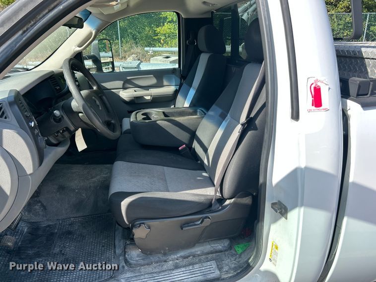 image for item ET3293 2008 Chevrolet Silverado 1500 pickup truck