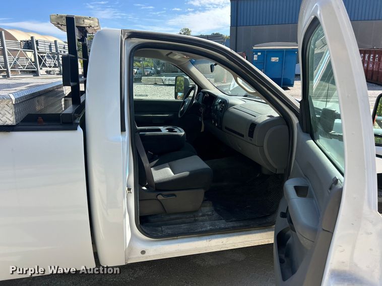 image for item ET3293 2008 Chevrolet Silverado 1500 pickup truck