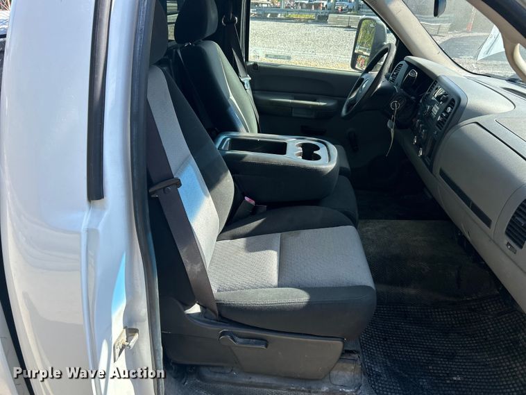 image for item ET3293 2008 Chevrolet Silverado 1500 pickup truck