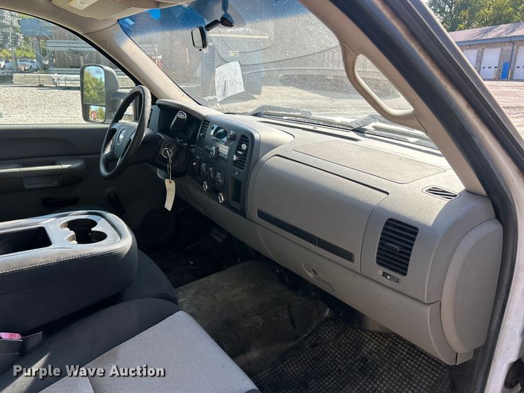 image for item ET3293 2008 Chevrolet Silverado 1500 pickup truck