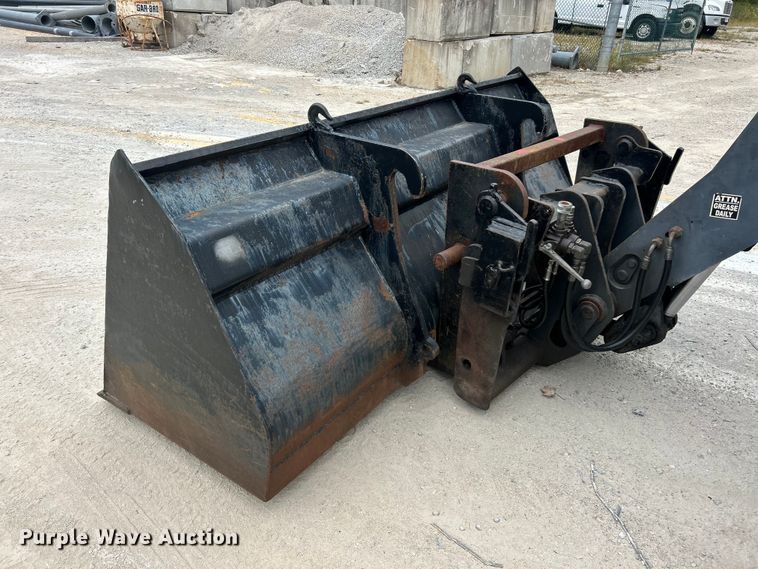 image for item ET3294 2000 New Holland LM430 telehandler