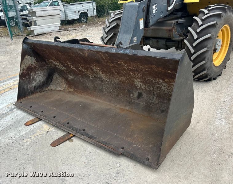 image for item ET3294 2000 New Holland LM430 telehandler