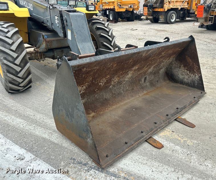 image for item ET3294 2000 New Holland LM430 telehandler