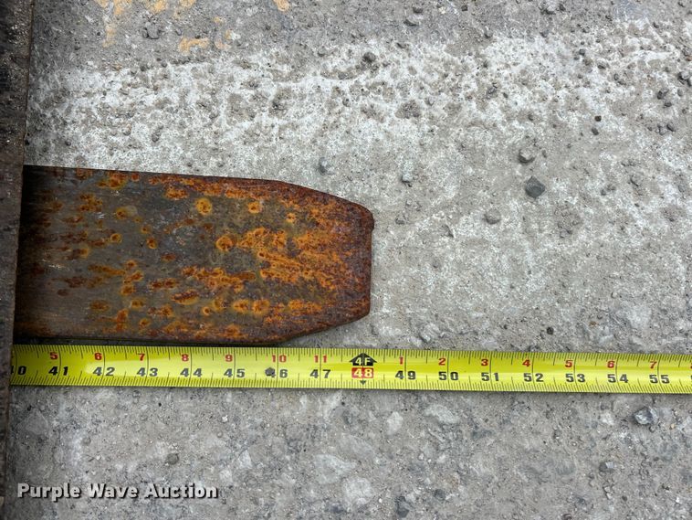 image for item ET3294 2000 New Holland LM430 telehandler