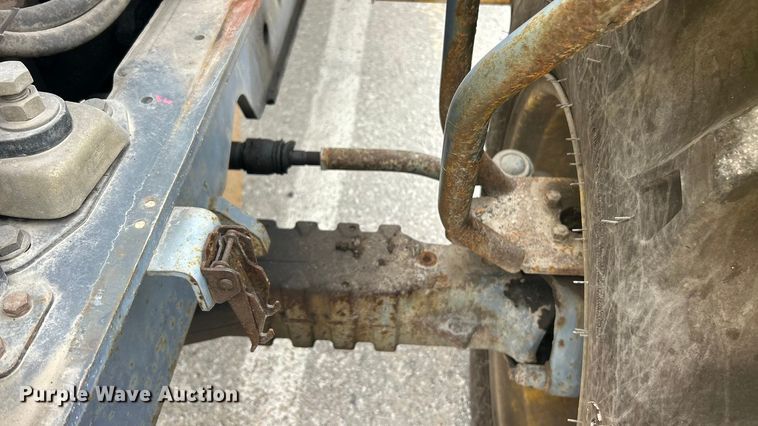 image for item ET3294 2000 New Holland LM430 telehandler