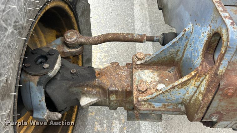 image for item ET3294 2000 New Holland LM430 telehandler