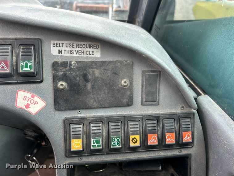 image for item ET3294 2000 New Holland LM430 telehandler